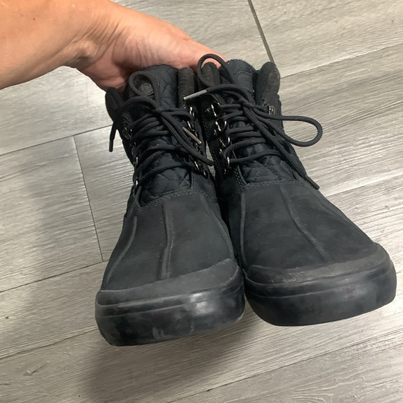 Keen Elsa II Quilted Waterproof Black Ankle Boots       size 11 - Picture 3 of 11